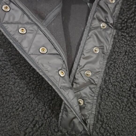 NWOT Athleta Cozy Sherpa Snap Sweatshirt Black Size Small 466888 - Picture 8 of 8